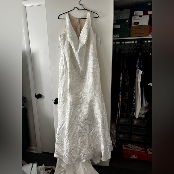 Oleg Cassini Wedding Dress| not a sample NWT - Picture 5 of 6